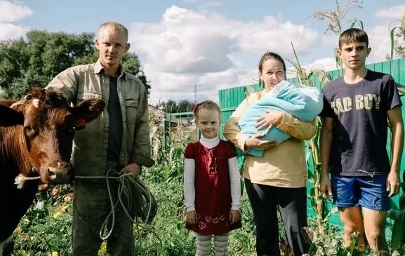 По-домашнему: как многодетная семья решила создать собственную ферму